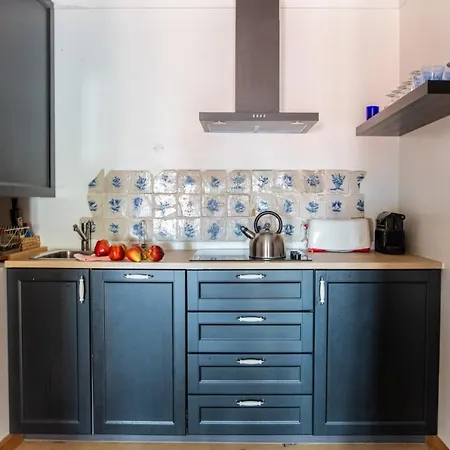 Apartment Plum Guide - The Little Bastu *